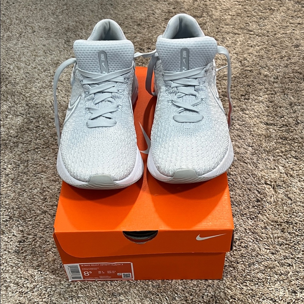 Nike Light Gray Running Shoes